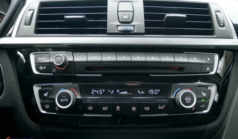 BMW Seria 3 318d Sport Line full