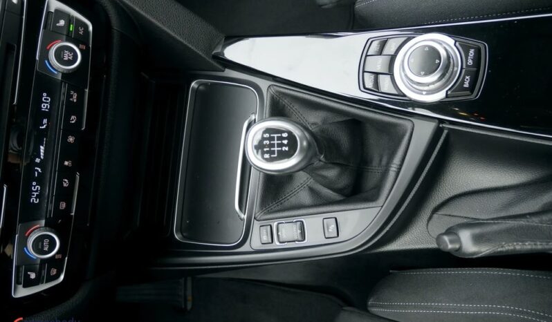 BMW Seria 3 318d Sport Line full