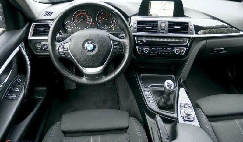 BMW Seria 3 318d Sport Line full