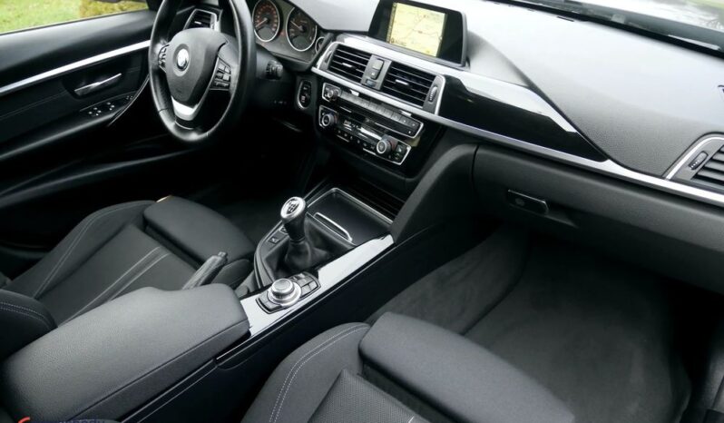 BMW Seria 3 318d Sport Line full