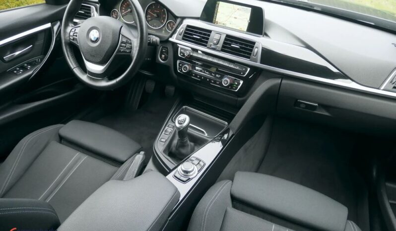 BMW Seria 3 318d Sport Line full