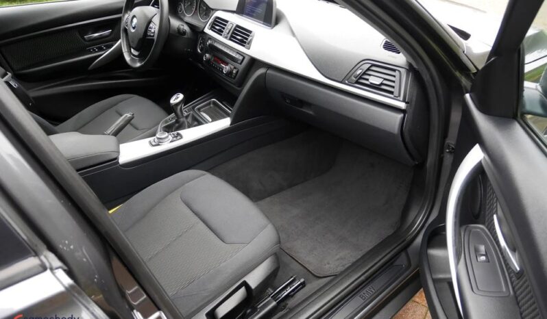 BMW Seria 3 318d DPF Edition Exclusive full