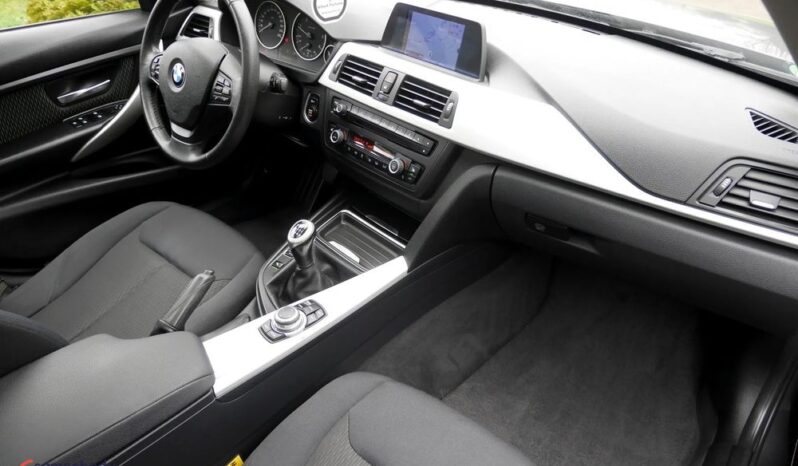 BMW Seria 3 318d DPF Edition Exclusive full