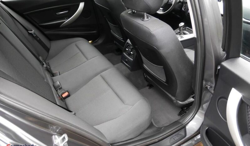 BMW Seria 3 318d DPF Edition Exclusive full